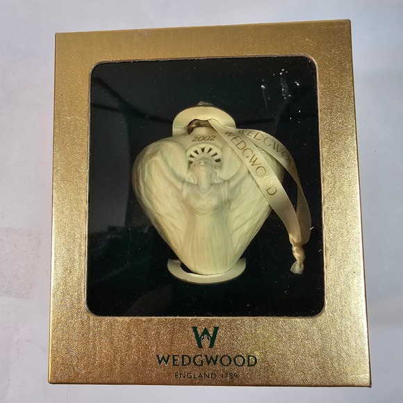 Wedgwood 2002 Annual Pierced Angel Heart Christmas Ornament Gold Ribbon - Picture 1 of 6